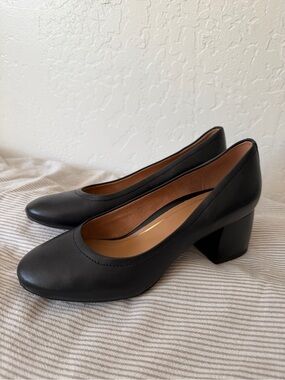 Vionic Carmel Leather Block Heel Pumps